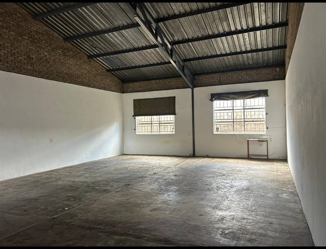 180M² WAREHOUSE TO LET IN WHITE RIVER CENTRAL